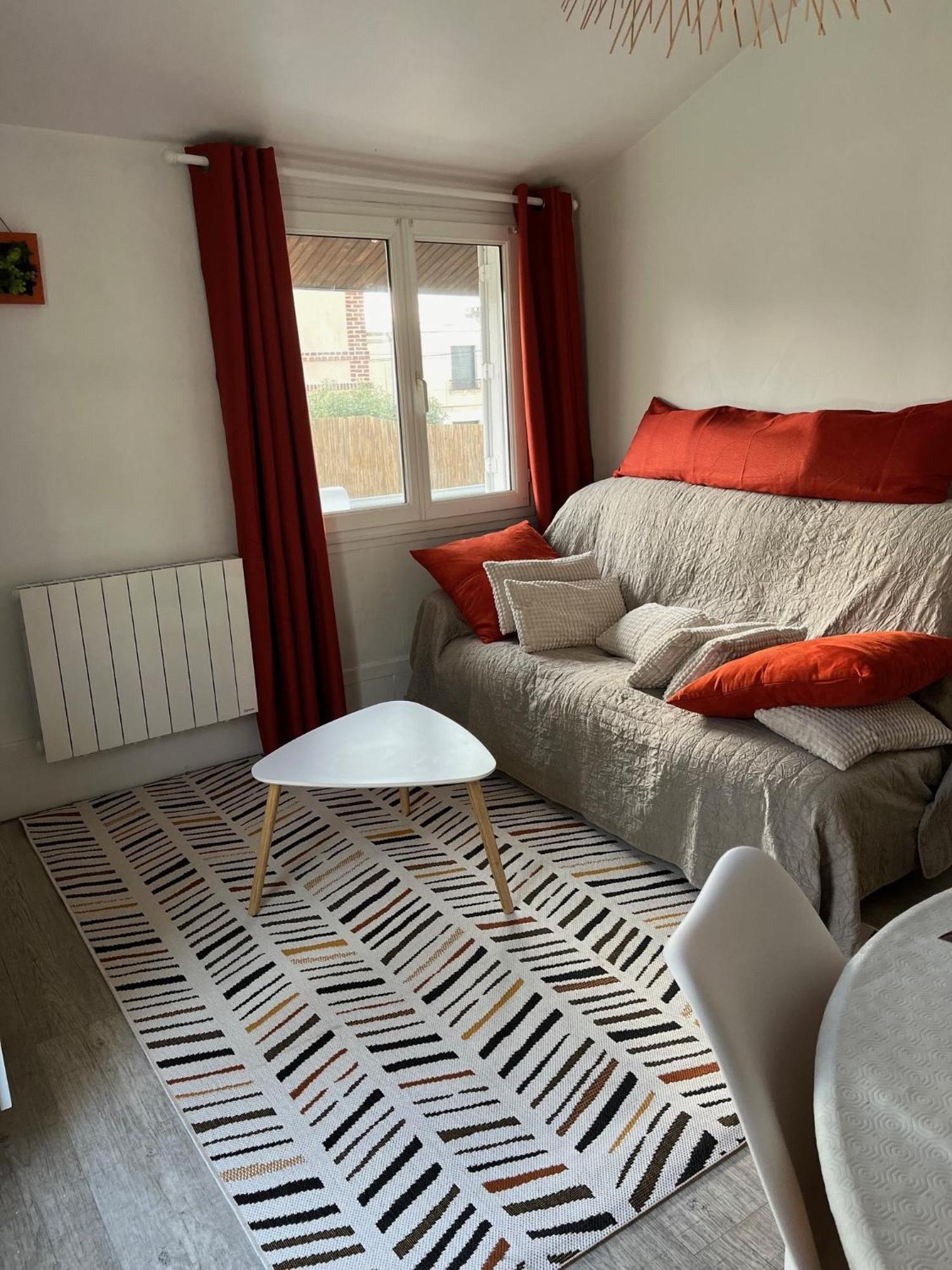 Lalyne- Maison De Charme Et Son Studio Trouville Sur Mer Exteriör bild